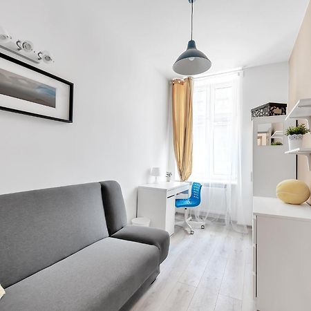 Centrum Fabryczna Rooms Лодзь Экстерьер фото